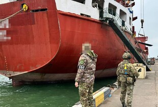 СБУ затримала в Одесі судно тіньового флоту рф, яке вивозило українське зерно