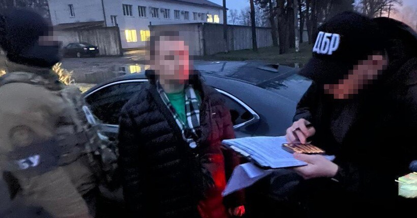 ДБР затримало прокурора Чернігівщини на хабарі у $2500
