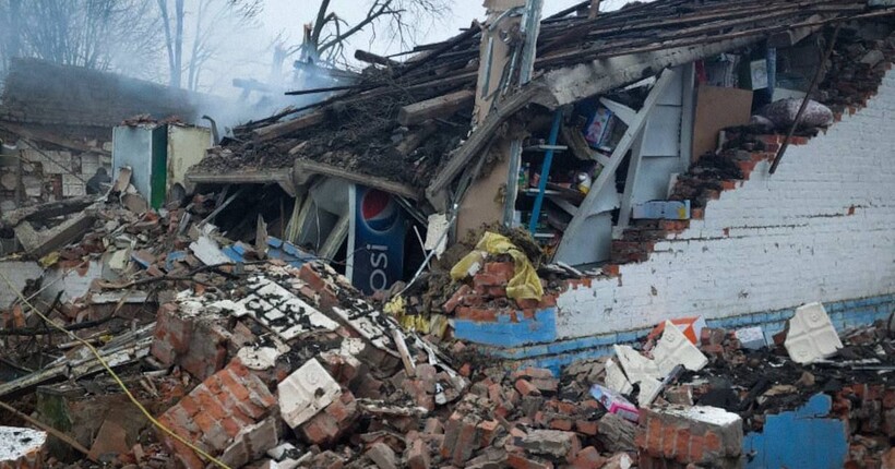 Ворог скинув КАБ на магазин на Сумщині: є загиблі