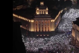 Протести в Болгарії: десятки тисяч людей вимагали відставки уряду через корупцію (відео)