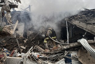 Авіаудар по магазину на Сумщині: рятувальники деблокували тіла двох загиблих (фото)