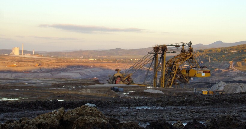 Ворог шість годин атакував дронами вугледобувну шахту: є поранені