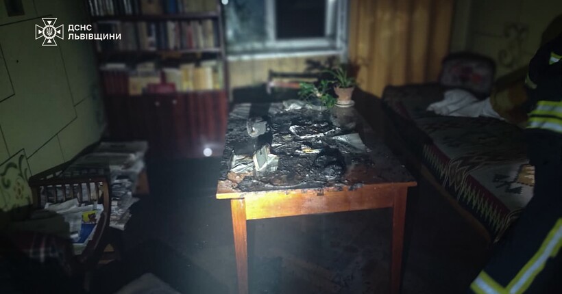 У Львові спалахнула пожежа через свічку, яку залишили без нагляду: постраждала жінка