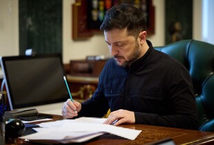 Зеленський нагородив понад 400 військових державними нагородами