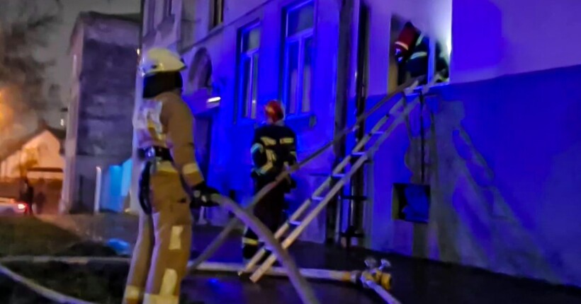 У Львові сталася пожежа в житловому будинку: п’ятьох людей врятовано