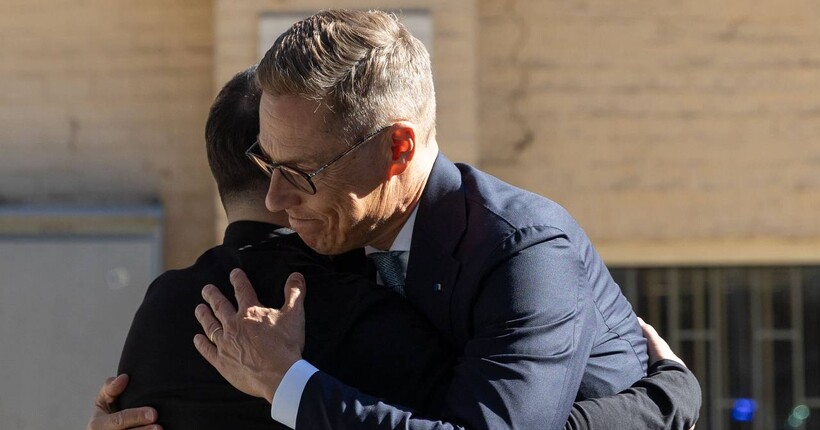 Президент Фінляндії скасував візит до США та полетить до Берліна на переговори щодо України