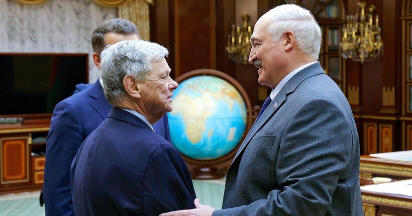 Лукашенко запевнив США, що зупинить польоти повітряних куль з Білорусі над Литвою