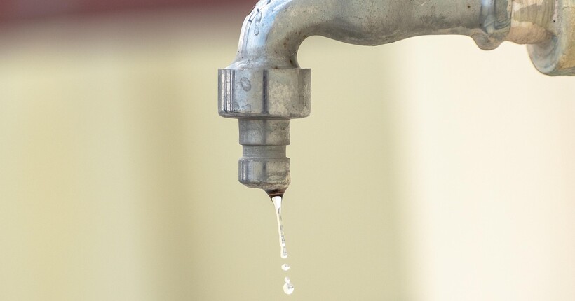 У Херсоні через обстріли інфраструктури пошкоджено систему водопостачання