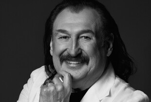 У Львові прощаються зі співаком Степаном Гігою (відео)