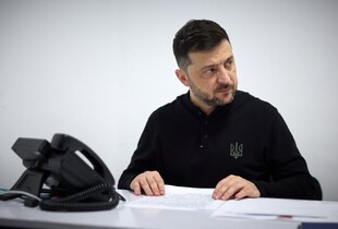 Зеленський провів розмову з Макроном перед зустріччю з посланцями Трампа - деталі