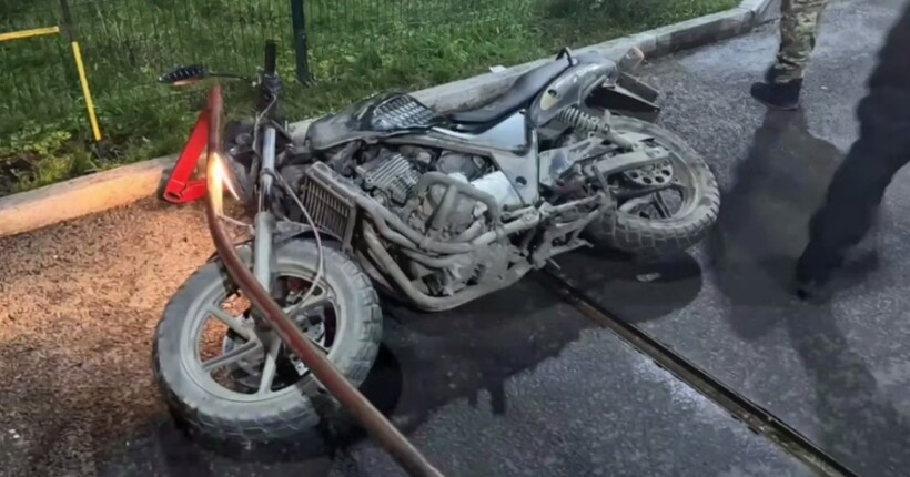 Мотоцикліст намагався на швидкості прорватися через КПП на кордоні з Румунією (відео)