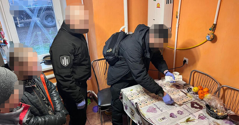 ДБР викрило дилера на Донеччині, який хотів збувати наркотики військовим