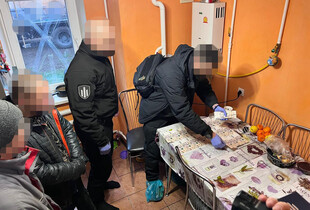 ДБР викрило дилера на Донеччині, який хотів збувати наркотики військовим