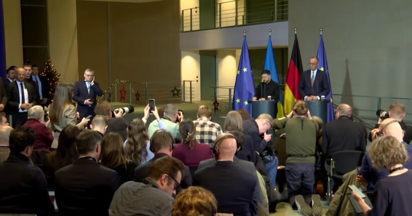 Зеленський заперечив тиск США щодо територій