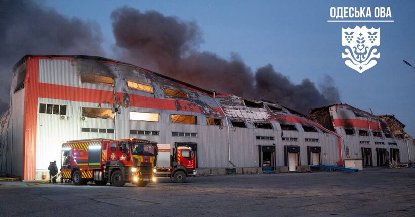 Росіяни вдарили по складу з бойлерами та обігрівачами на Одещині (фото)