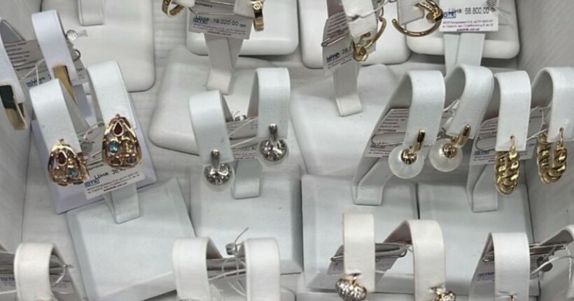 БЕБ викрило в Одесі мережу з продажу ювелірних прикрас під виглядом відомих брендів