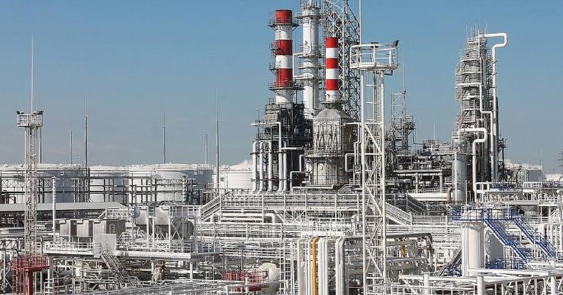 Дрони атакували НПЗ в Краснодарському краї: виникли проблеми з електрикою
