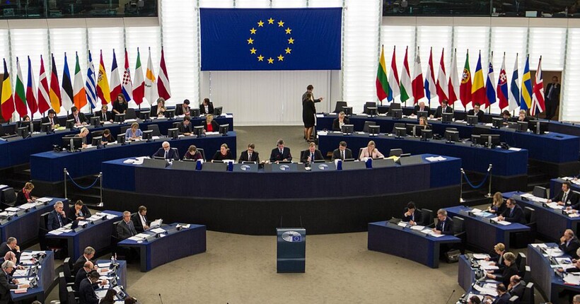 Європарламент підтримав поступову відмову від російського газу до 2027 року