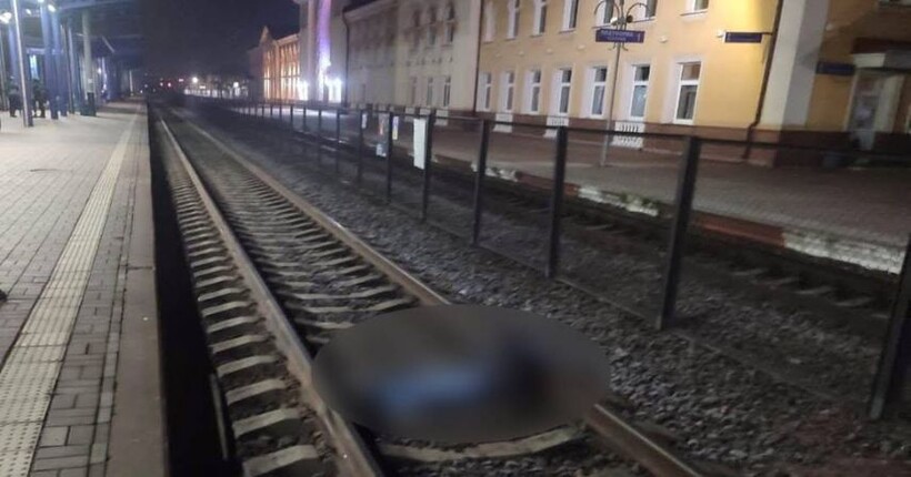 У Вінниці на вокзалі під поїздом загинула 18-річна студентка