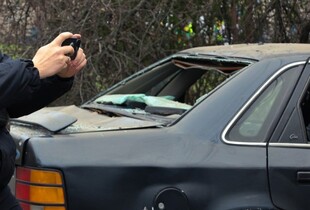 Росіяни вдарили по цивільному авто на Одещині: мати загинула, троє дітей поранені