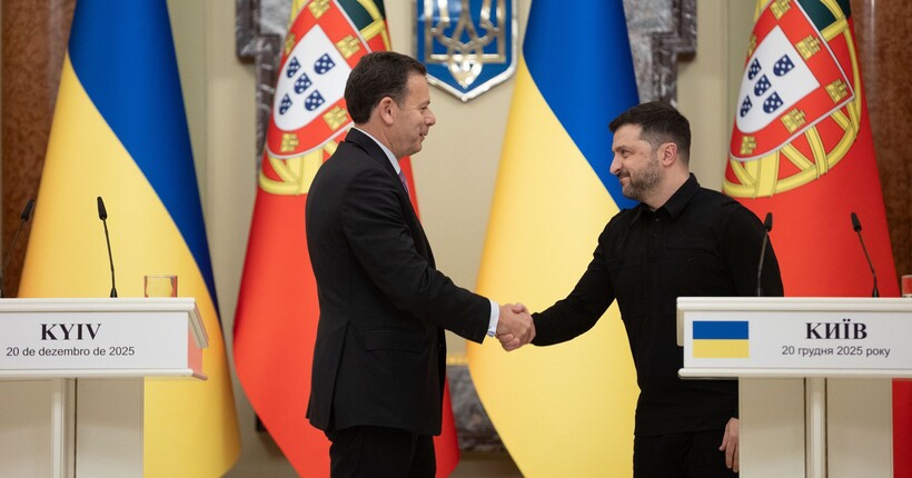 Зеленський про мир, вибори та морські дрони: головне зі спілкування президента зі ЗМІ 