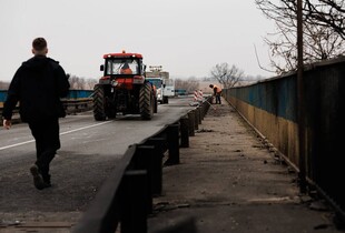 Замість зруйнованого мосту біля села Маяки на Одещині запрацювала понтонна переправа