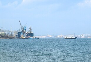 Росіяни вранці атакували порт Південний: є влучання в резервуари