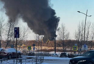 У Нижньому Новгороді спалахнула пожежа на судноремонтному заводі (відео)