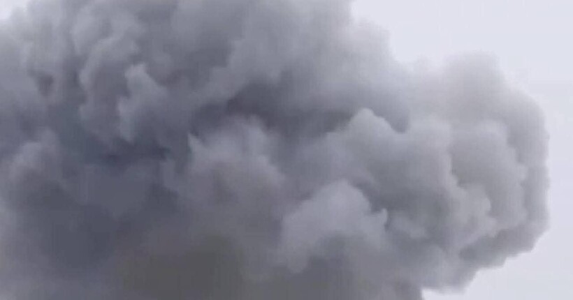 Росіяни знову вдарили по Кременчуку: прилетіло по підприємству, є поранені