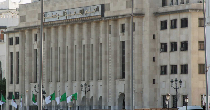 Парламент Алжиру підтримав законопроєкт, який вимагає від Франції репарацій