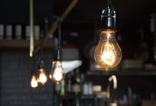 Аварійні відключення світла вимушено введені в дію в Одесі: що відомо