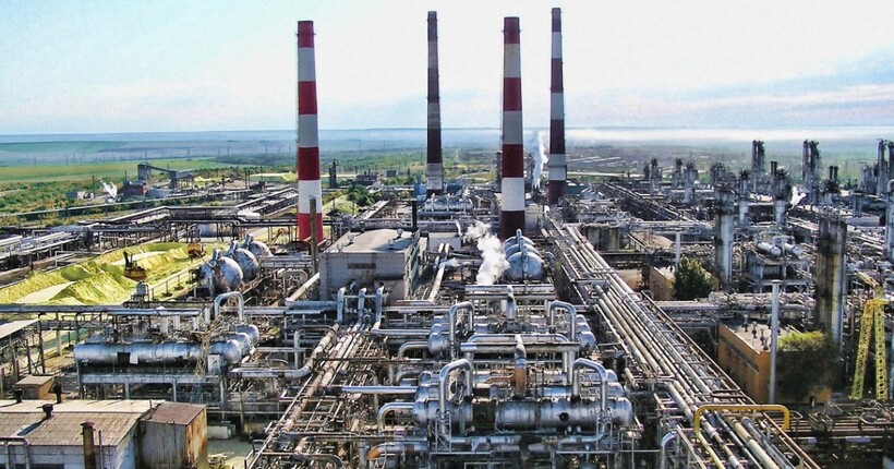 Різдвяні удари СБУ по росії: уражено нафтові резервуари і газопереробний завод 