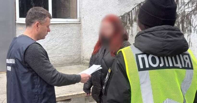 Залишила дитину під обстрілами: на Харківщині матері повідомили про підозру