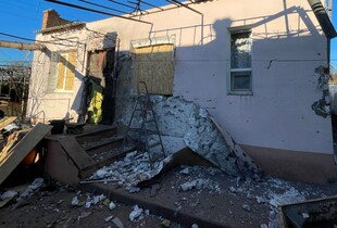 Росіяни обстріляли Дніпропетровщину авіабомбами: пошкоджено інфраструктуру та будинок культури