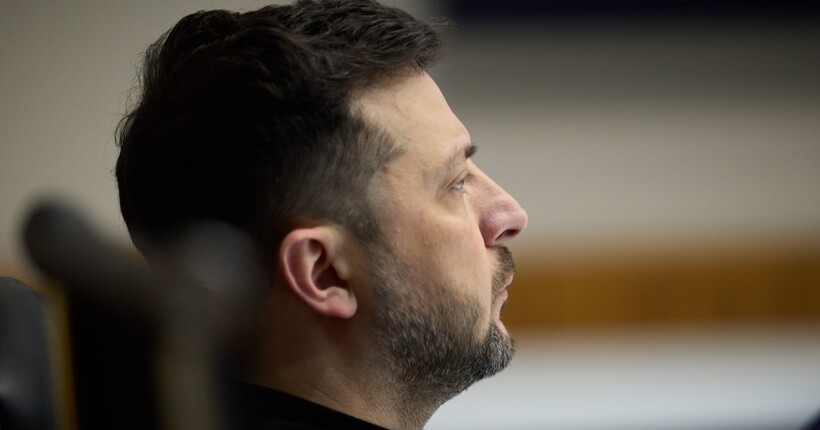 Ми комунікуємо виключно з американцями - Зеленський