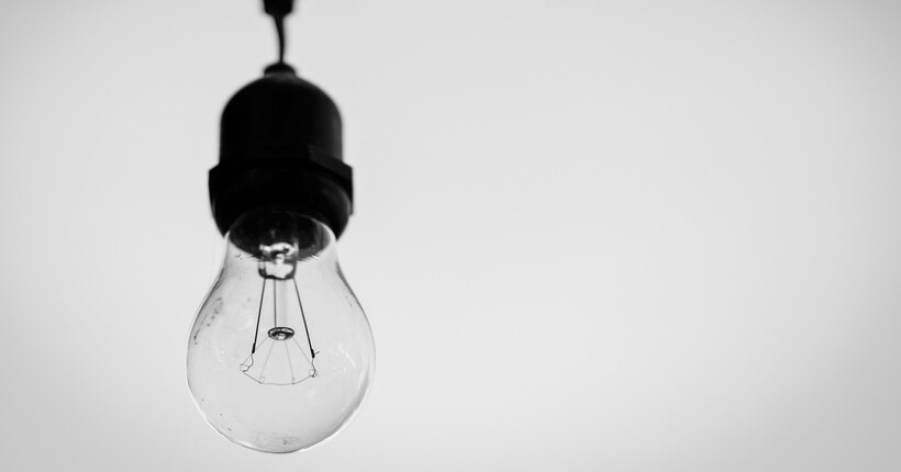 Відключення світла в Україні 27 грудня: обмеження діятимуть в більшості регіонів