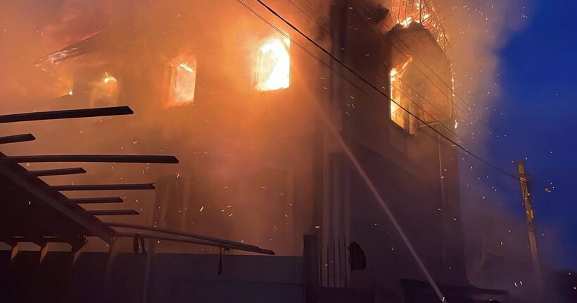 Київ: восьмеро постраждалих, під завалами може бути людина