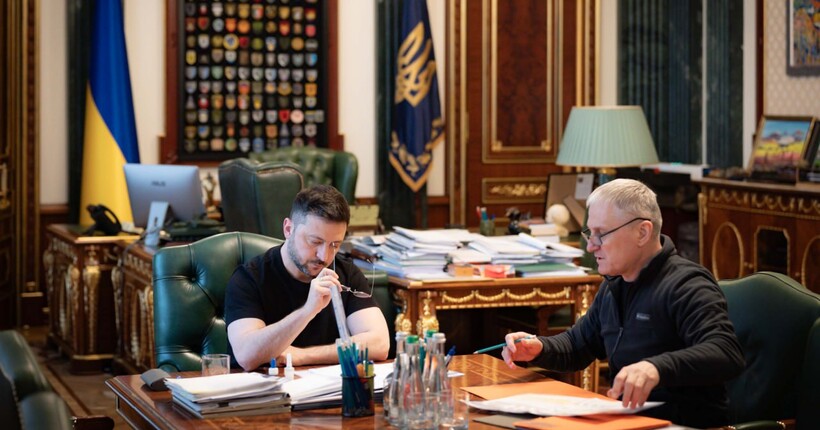 Іващенко продовжить служити нашій державі на позиції воєнної розвідки України - Зеленський