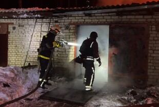 На Сумщині через атаку дронів спалахнула масштабна пожежа в Шосткинському районі