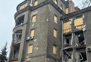 Росіяни вдарили балістикою по Харкову: пошкоджено щонайменше 32 будівлі
