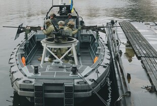 Медики ГУР врятували пораненого військового у відкритому морі