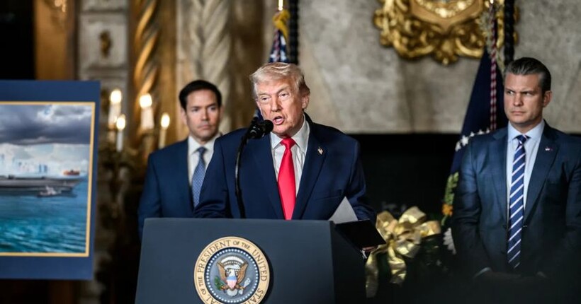 Трамп показав перше фото затриманого Мадуро на борту авіаносця Iwo Jima (фото)