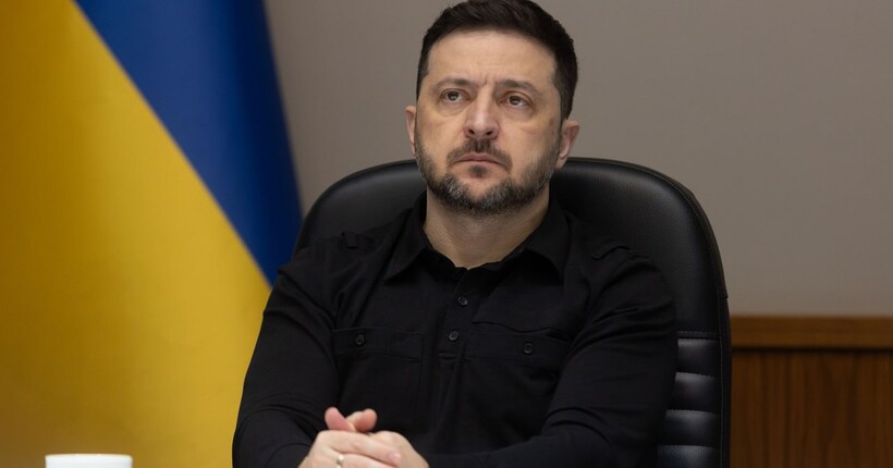 Головнокомандувача сьогодні міняти не планую: головне з брифінгу Зеленського