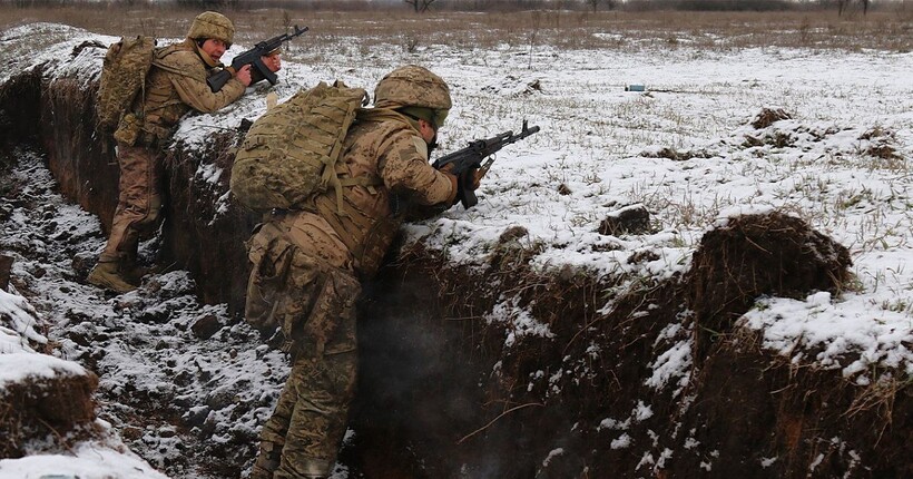 Ситуація на фронті: росіяни закидують українські позиції 