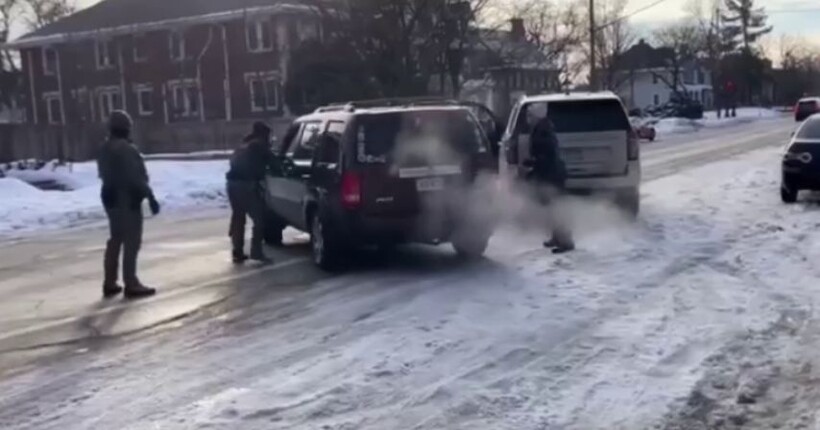 В США співробітник Імміграційної та митної служби США (ICE) застрелив цивільну жінку: відео