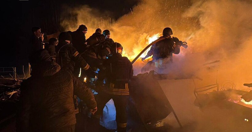 Київ: в Дніпровському районі троє загиблих, є зниклий безвісти