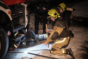 У Києві під час російського обстрілу постраждало п'ятеро рятувальників ДСНС