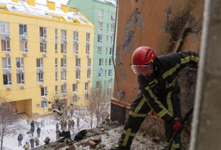 Рятувальники завершили ліквідацію наслідків після нічної повітряної атаки рф по Києву (фото)