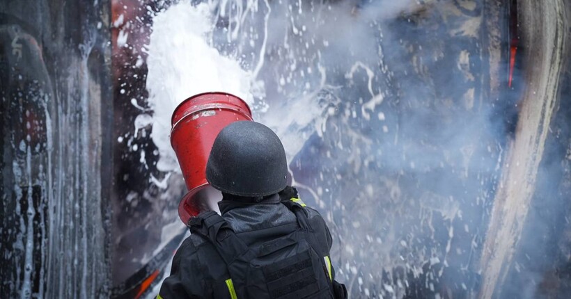 Ворог знову атакував портову інфраструктуру Одещини: пошкоджено резервуар