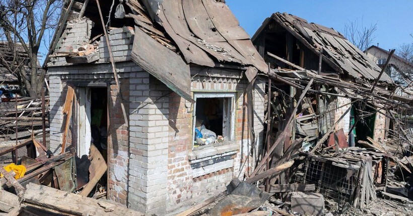 Росіяни за добу завдали 821 удар по Запорізькій області: пошкоджено будинки та автівки